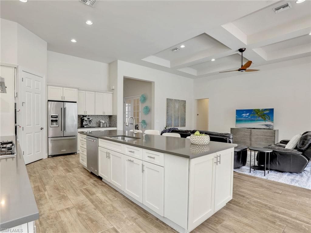 16289 Camden Lakes Cir, Naples, FL 34110-14