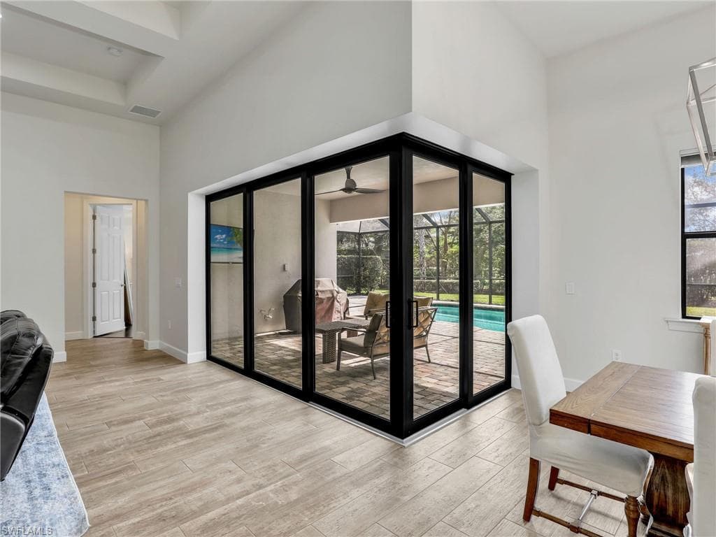 16289 Camden Lakes Cir, Naples, FL 34110-15
