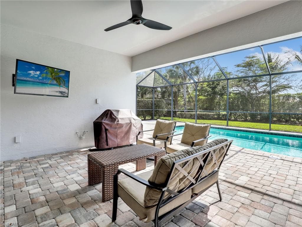 16289 Camden Lakes Cir, Naples, FL 34110-17