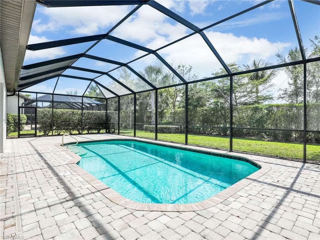 16289 Camden Lakes Cir, Naples, FL 34110-20