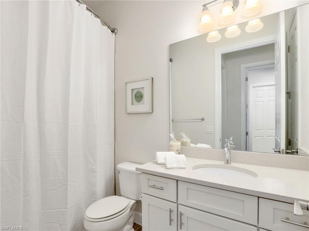 16289 Camden Lakes Cir, Naples, FL 34110-26