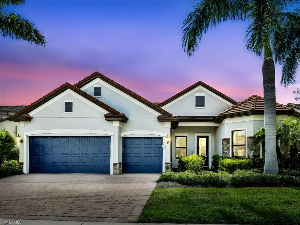 16289 Camden Lakes Cir, Naples, FL 34110-29