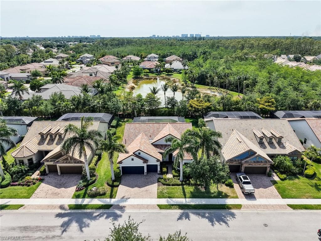 16289 Camden Lakes Cir, Naples, FL 34110-30