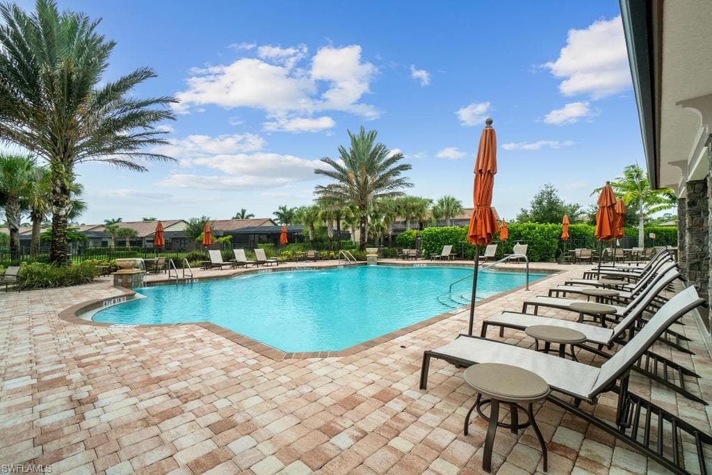 16289 Camden Lakes Cir, Naples, FL 34110-32