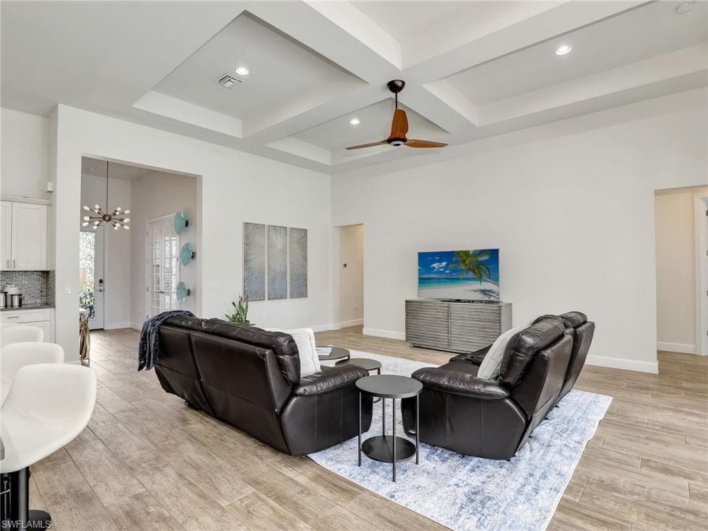 16289 Camden Lakes Cir, Naples, FL 34110-7