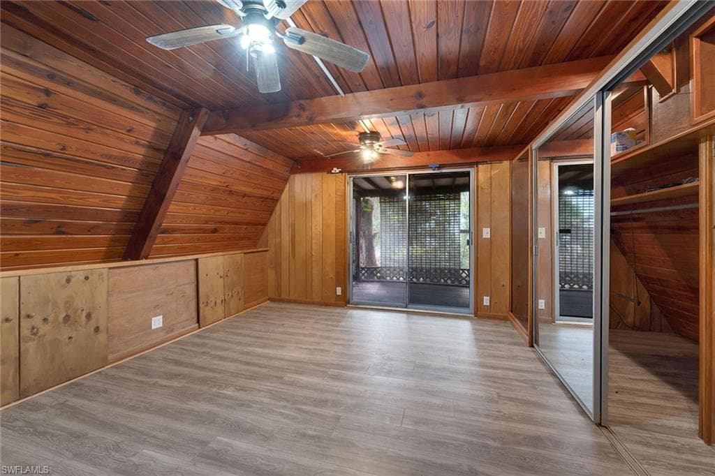 3261 Lakeview Dr, Naples, FL 34112-13