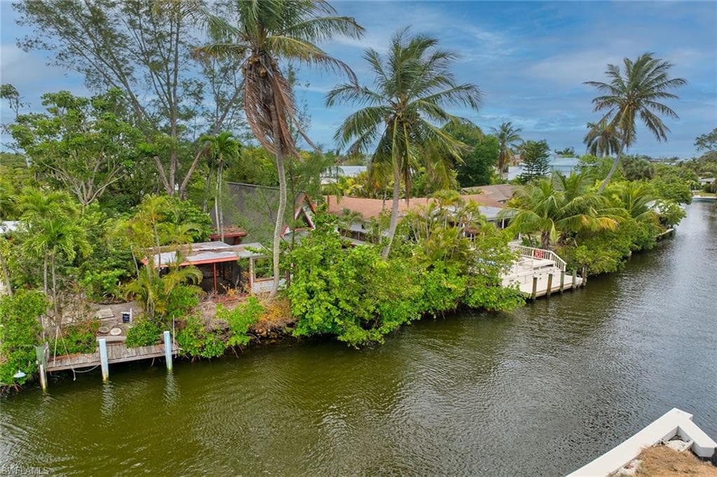 3261 Lakeview Dr, Naples, FL 34112-18