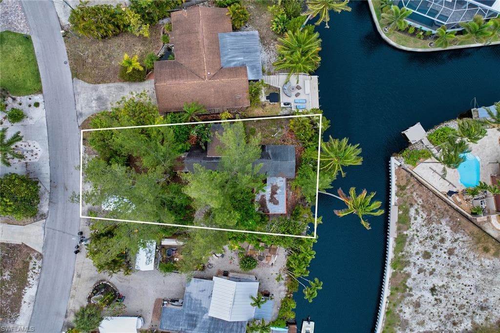 3261 Lakeview Dr, Naples, FL 34112-6