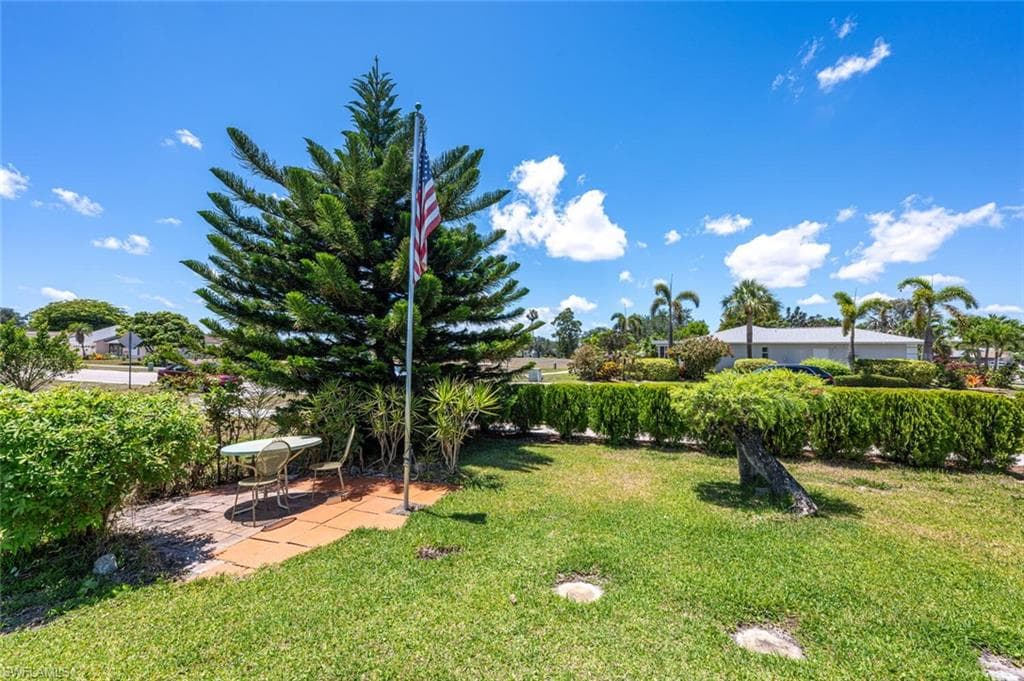 938 Charlemagne Blvd, Naples, FL 34112-23