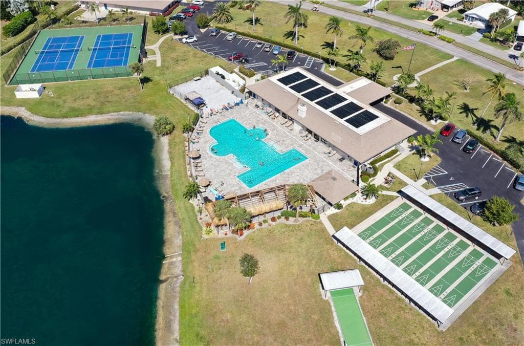 938 Charlemagne Blvd, Naples, FL 34112-28