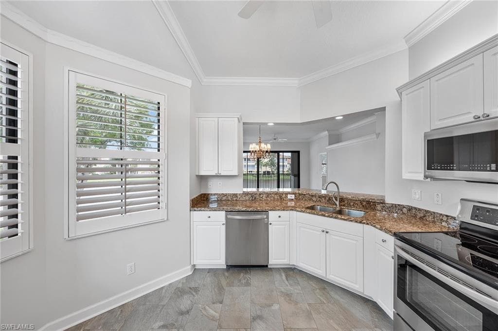 2432 Ravenna Blvd 201, Naples, FL 34109-17