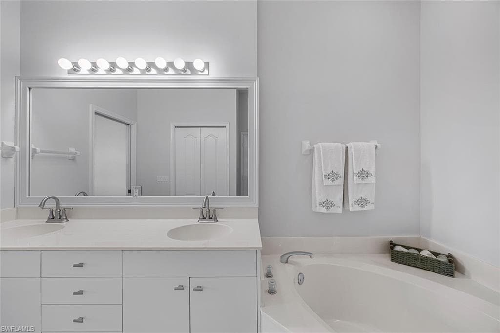 2432 Ravenna Blvd 201, Naples, FL 34109-22