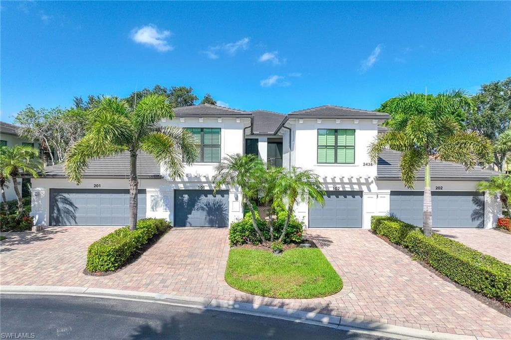2432 Ravenna Blvd 201, Naples, FL 34109-2