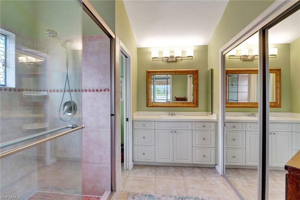 24979 Paradise Rd, Bonita Springs, Fl 34135-25