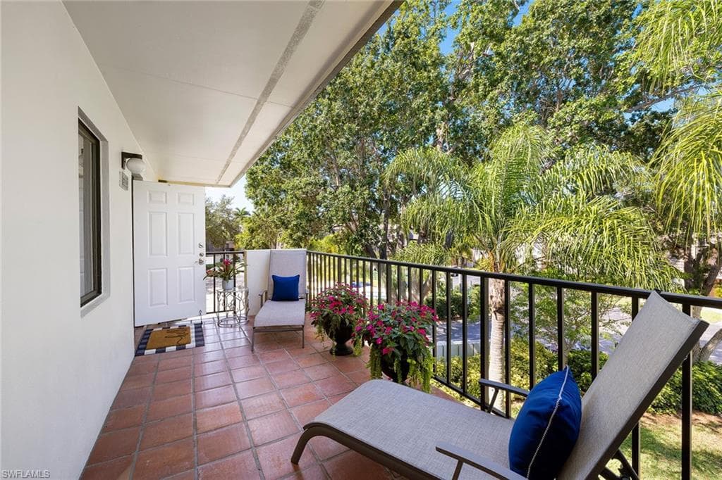 1538 Oyster Catcher Pt 1538c, Naples, FL 34105-23