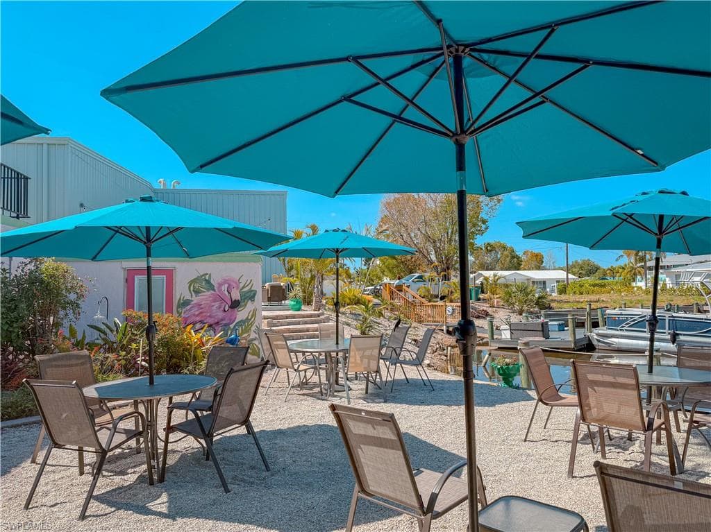 3212 Bayshore Dr, Naples, FL 34102-9