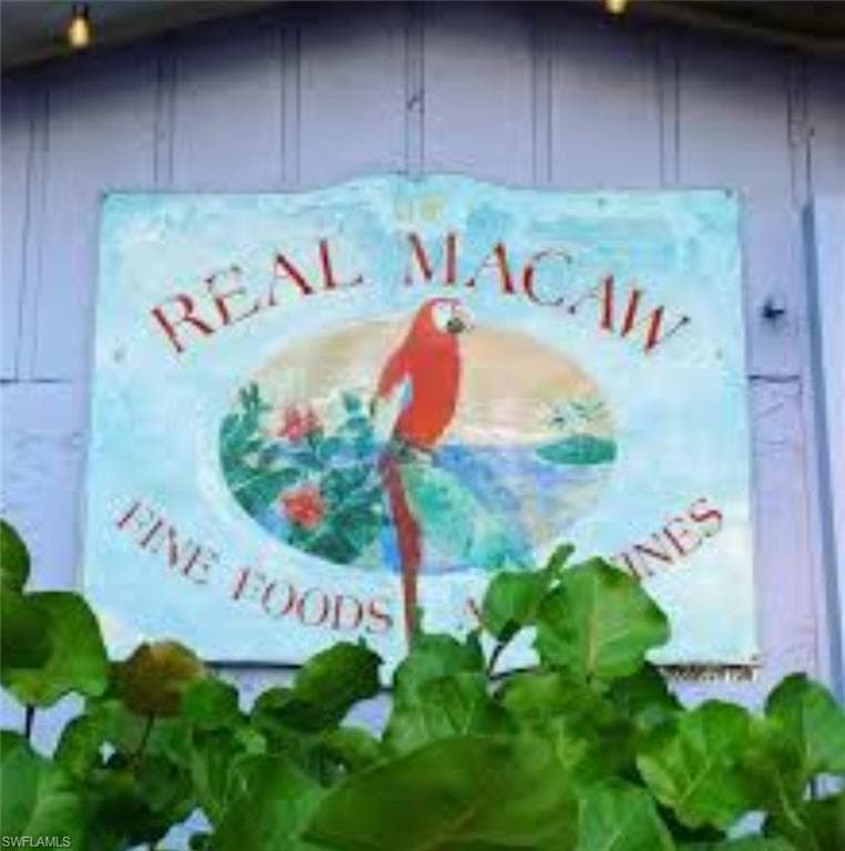 3212 Bayshore Dr, Naples, FL 34102-22