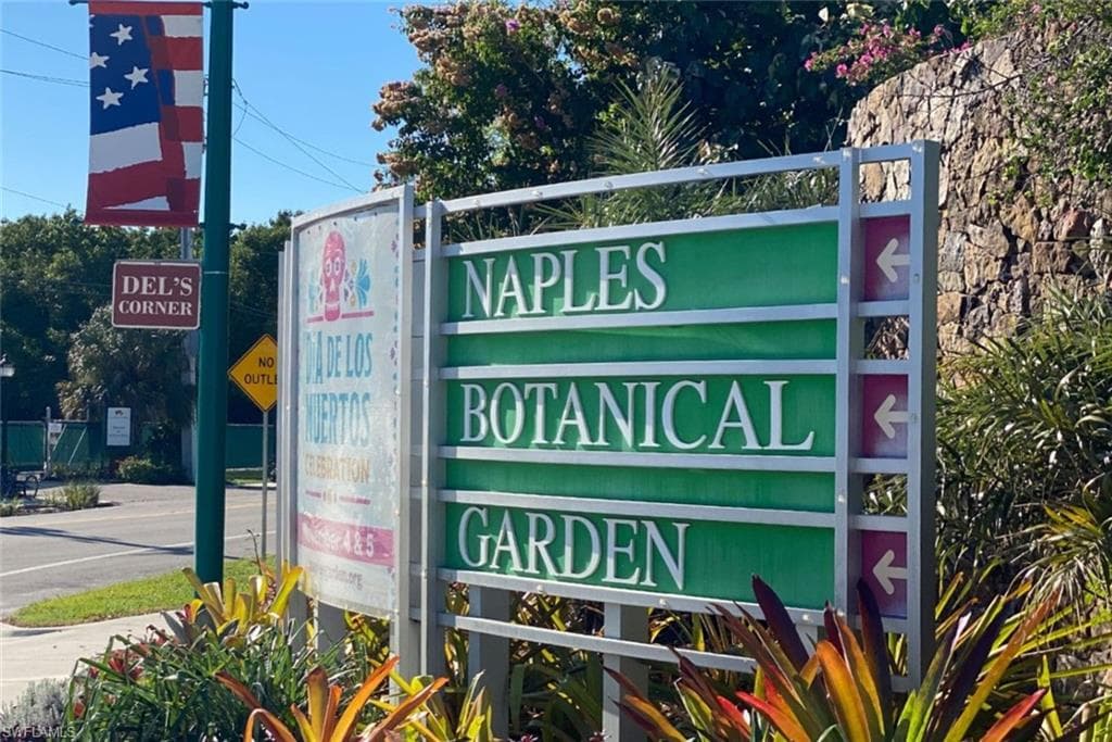 3212 Bayshore Dr, Naples, FL 34102-26