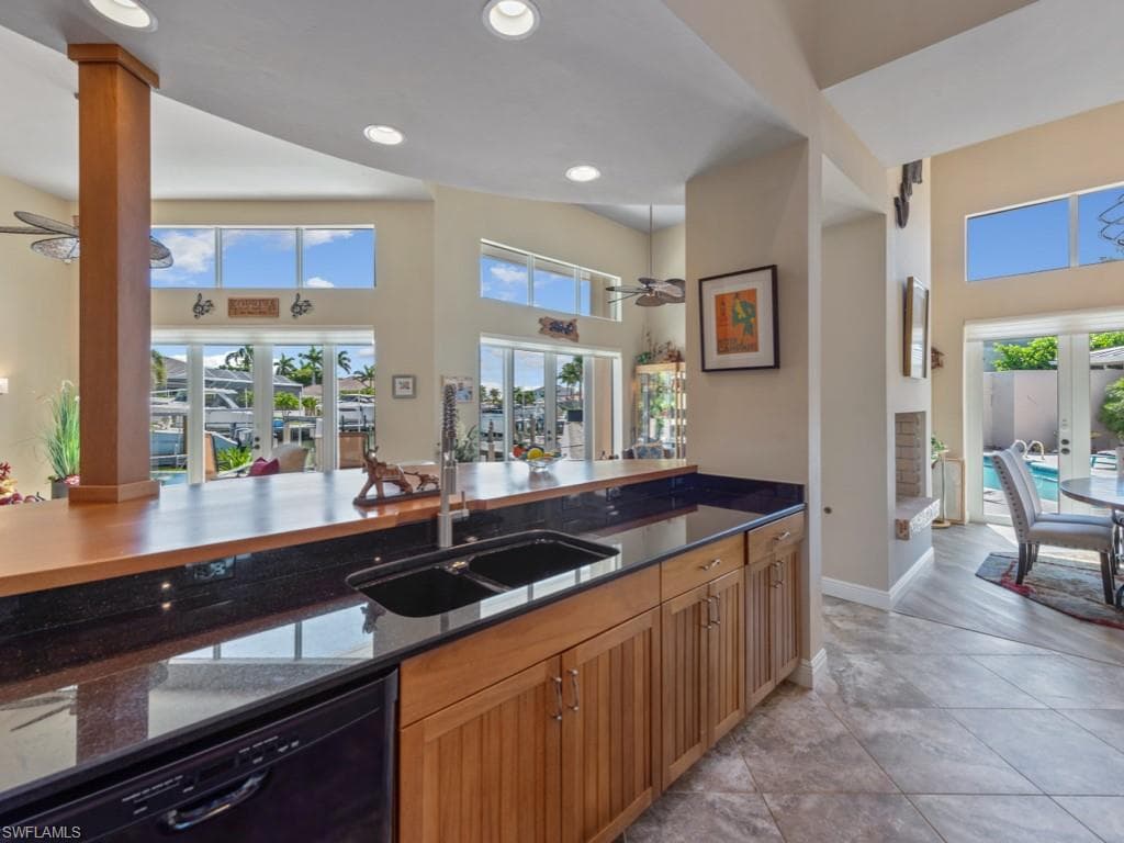 622 Bimini Ave, Marco Island, FL 34145-17