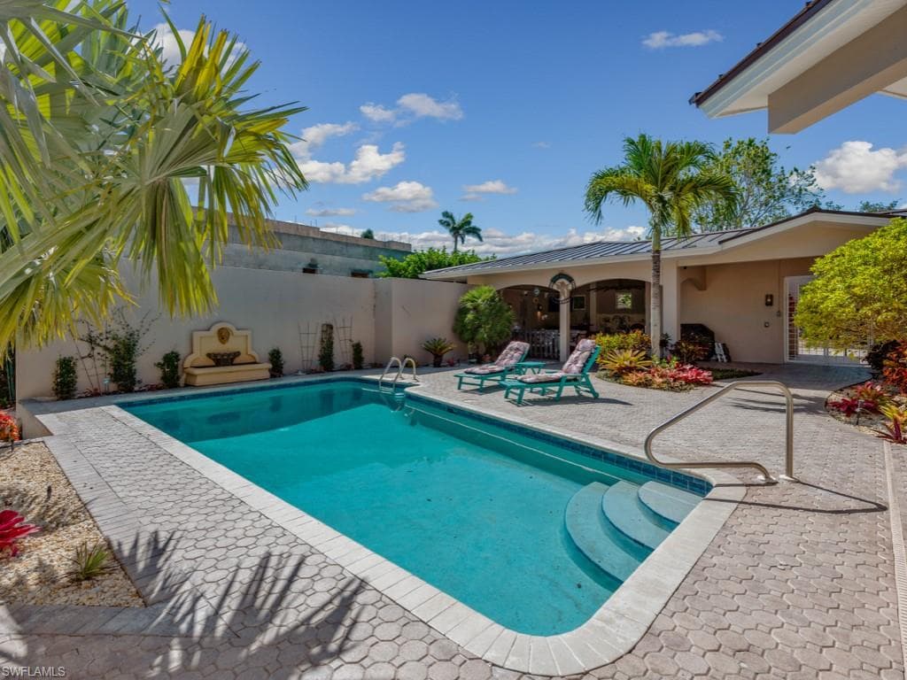 622 Bimini Ave, Marco Island, FL 34145-38