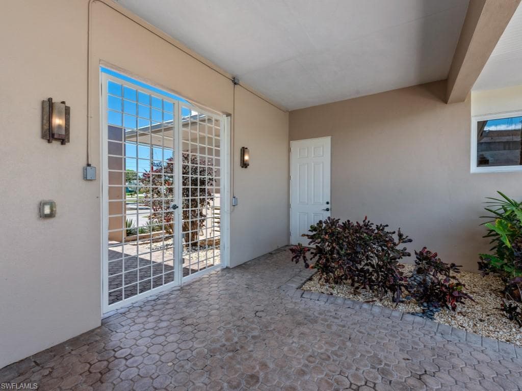 622 Bimini Ave, Marco Island, FL 34145-6