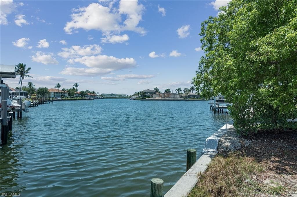 269 Bass Ct, Marco Island, FL 34145-1