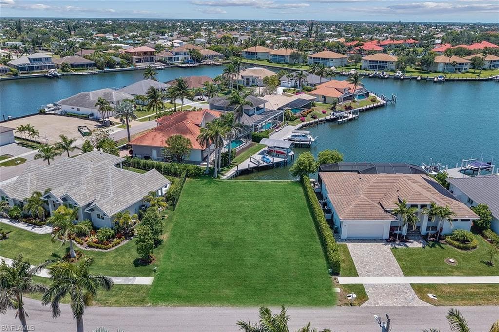 269 Bass Ct, Marco Island, FL 34145-3