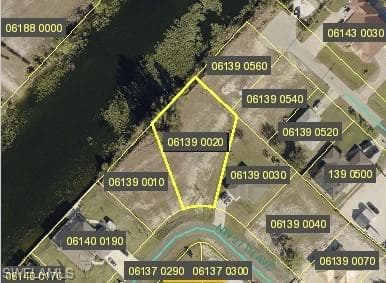 2342 28th Ave, Cape Coral, FL 33993-3