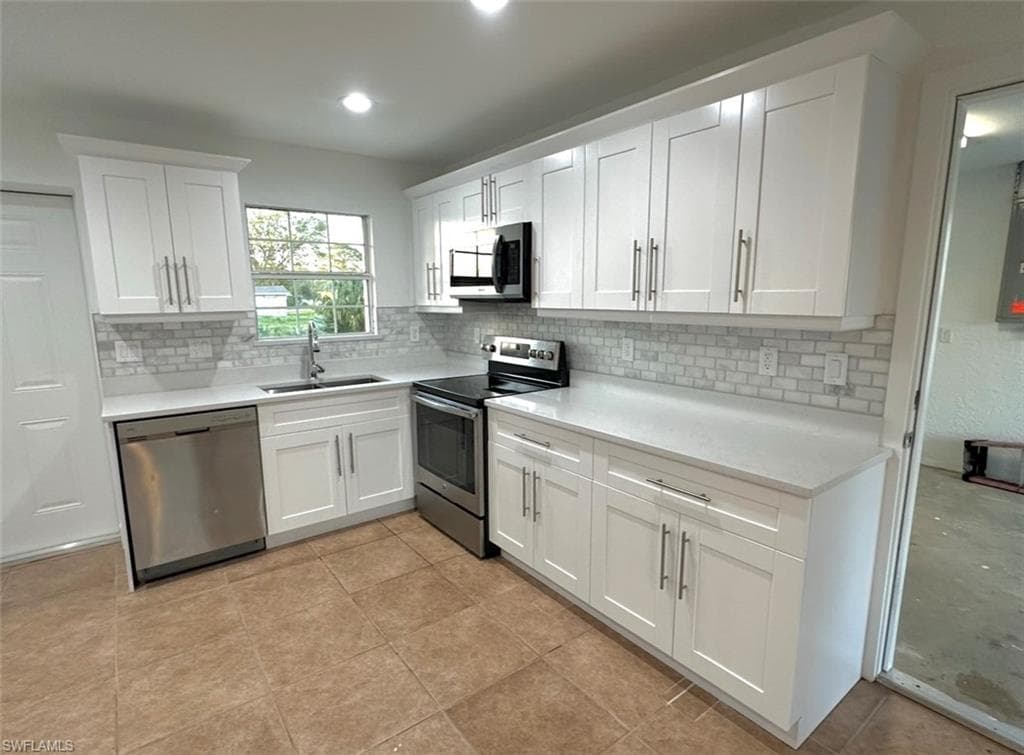 803 Monroe Dr, Lehigh Acres, FL 33936-3