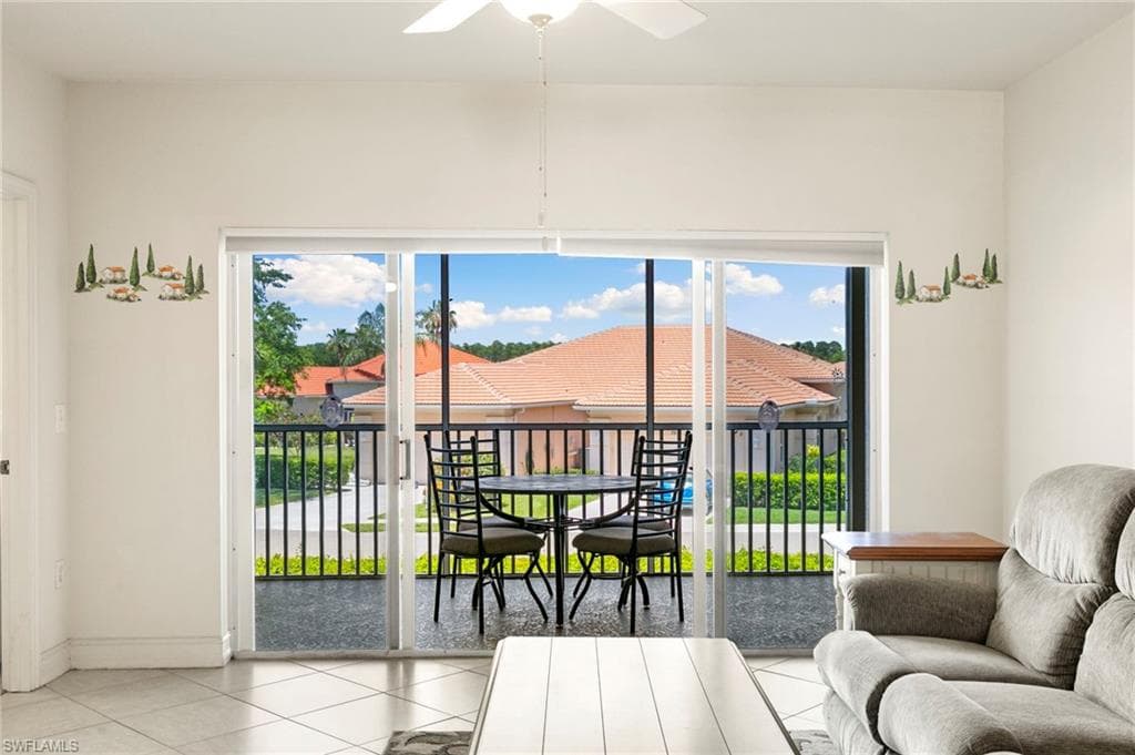 7839 Regal Heron Cir 205, Naples, FL 34104-9