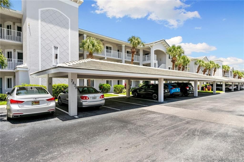 7839 Regal Heron Cir 205, Naples, FL 34104-4