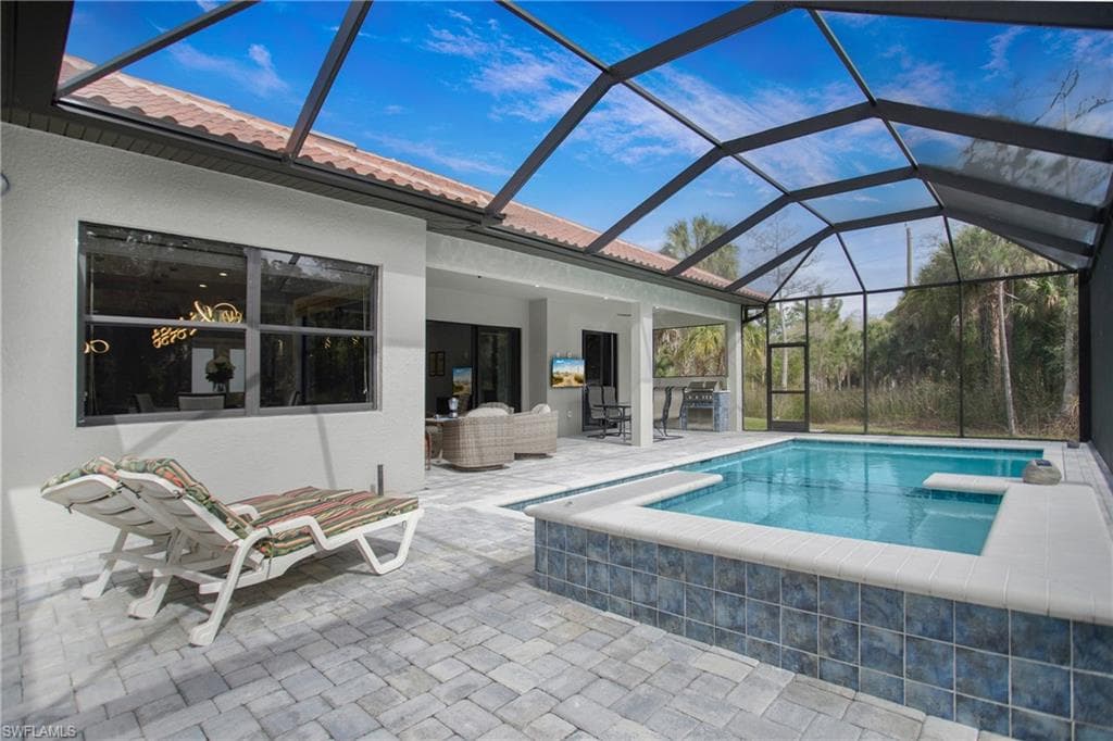 610 25th Ave NW, Naples, FL 34120-11
