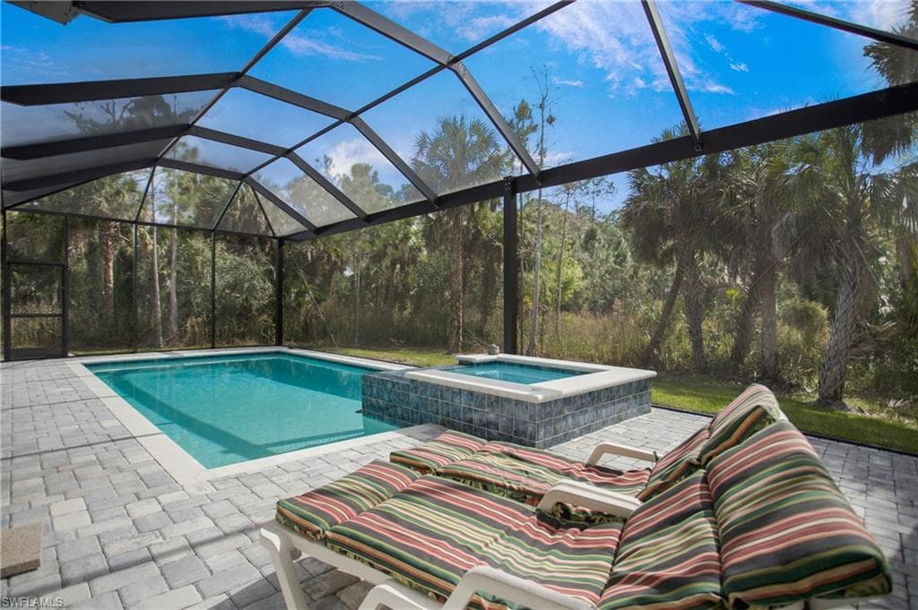 610 25th Ave NW, Naples, FL 34120-13