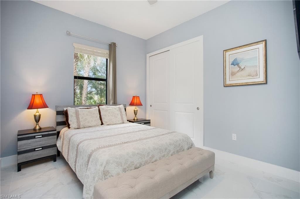610 25th Ave NW, Naples, FL 34120-24