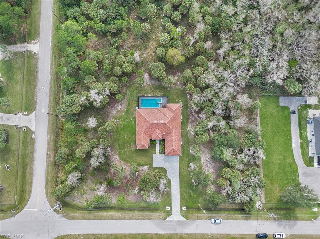 610 25th Ave NW, Naples, FL 34120-36