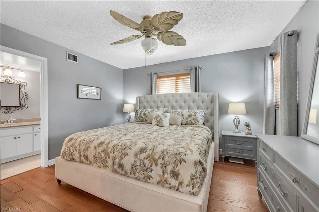 1155 Sandpiper St G2, Naples, FL 34102-25