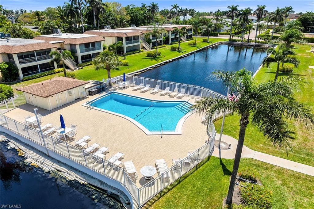 1155 Sandpiper St G2, Naples, FL 34102-42