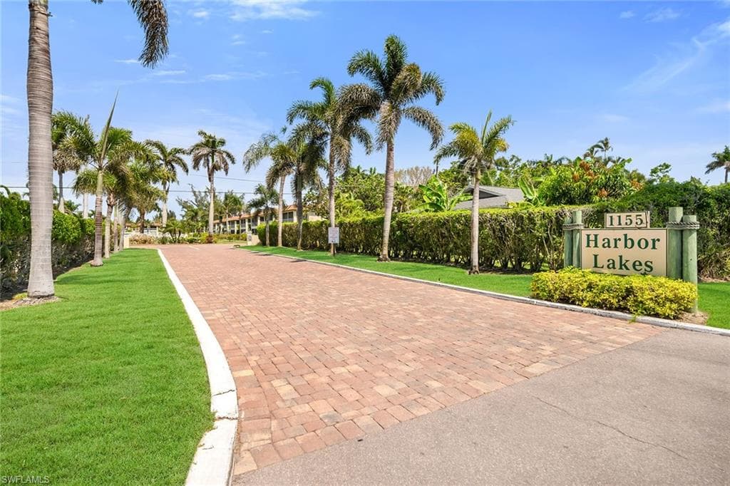 1155 Sandpiper St G2, Naples, FL 34102-45