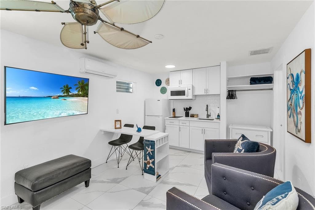 3855 13th Ave SW, Naples, FL 34117-9