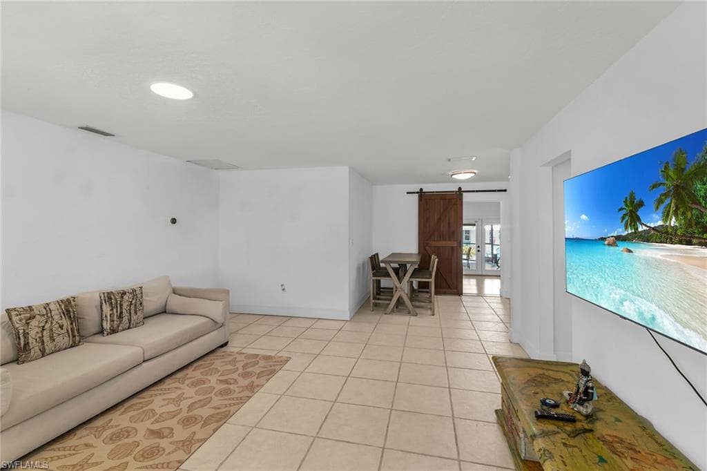 3855 13th Ave SW, Naples, FL 34117-16
