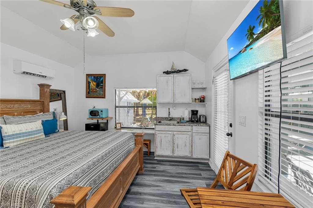 3855 13th Ave SW, Naples, FL 34117-26