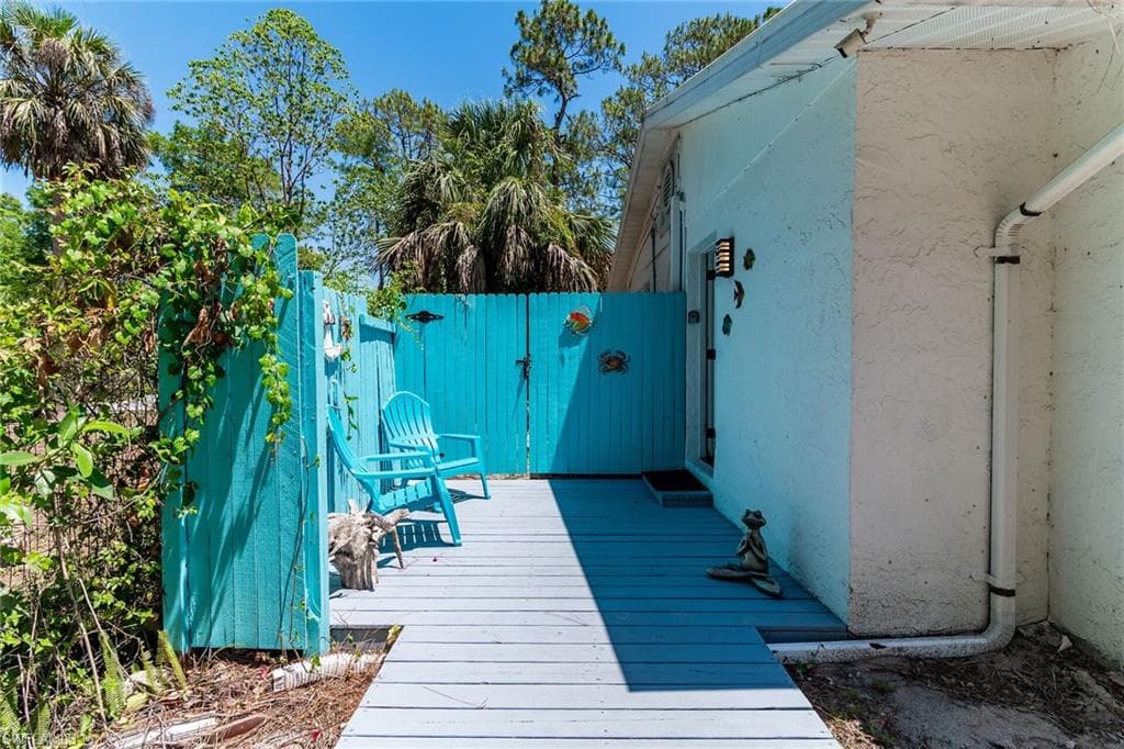 3855 13th Ave SW, Naples, FL 34117-32