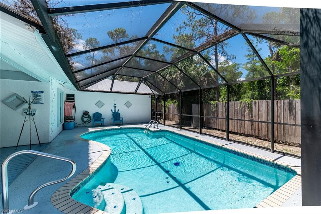 3855 13th Ave SW, Naples, FL 34117-33