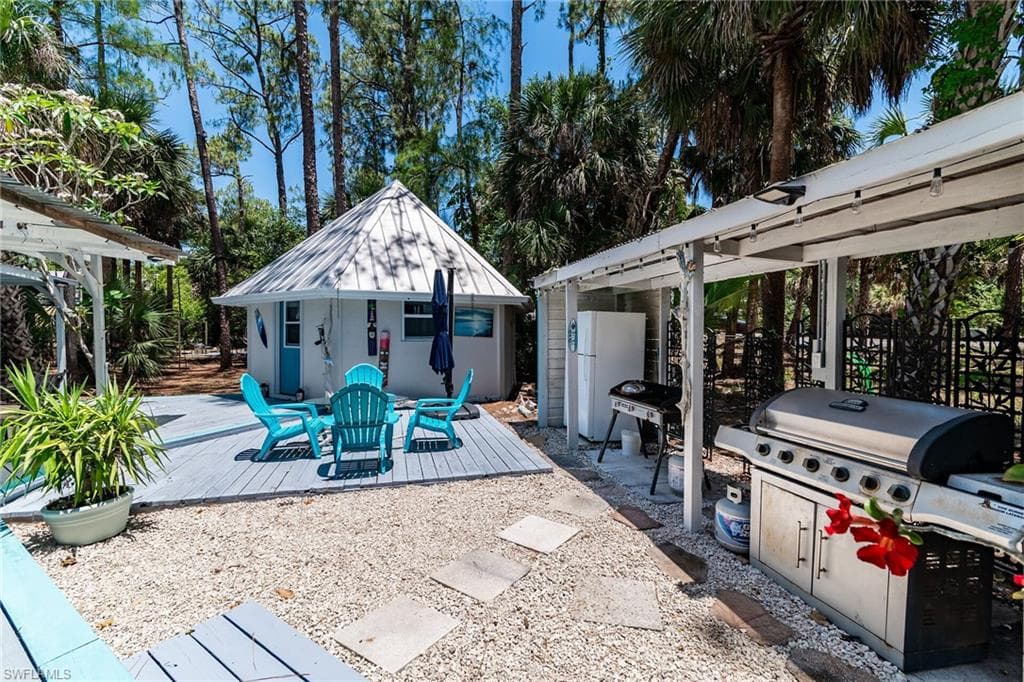 3855 13th Ave SW, Naples, FL 34117-38