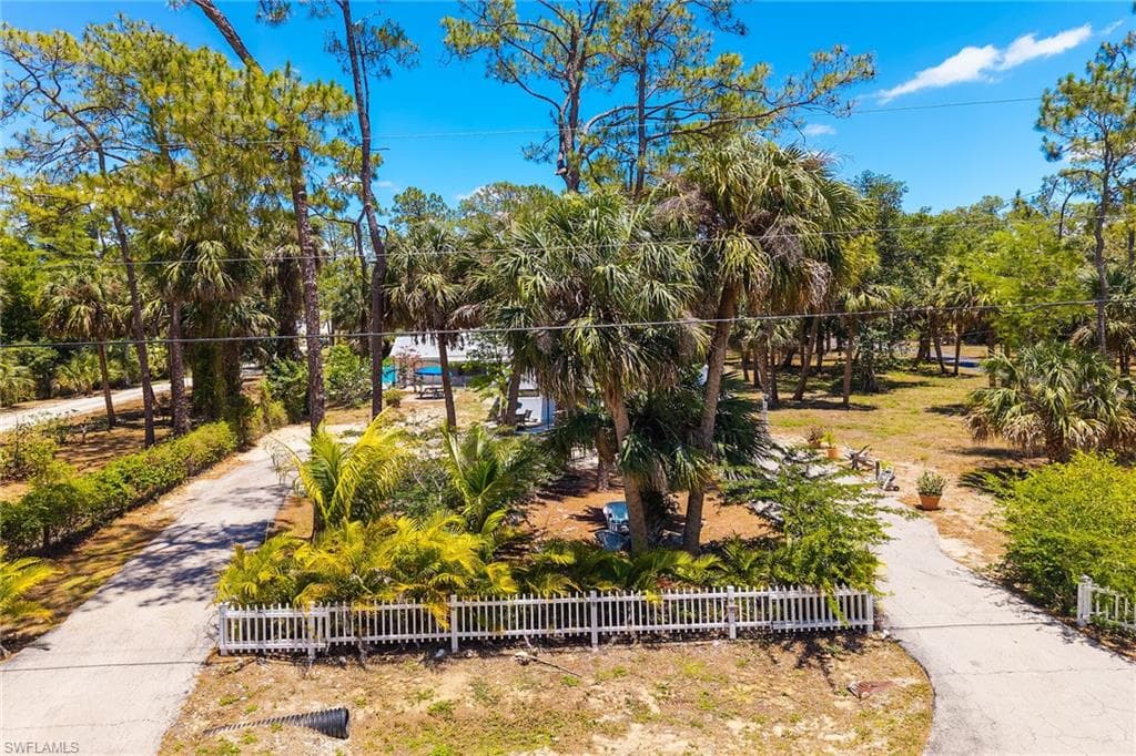 3855 13th Ave SW, Naples, FL 34117-40