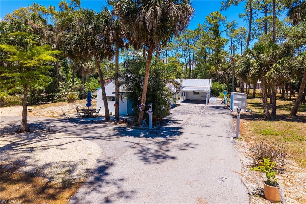 3855 13th Ave SW, Naples, FL 34117-46