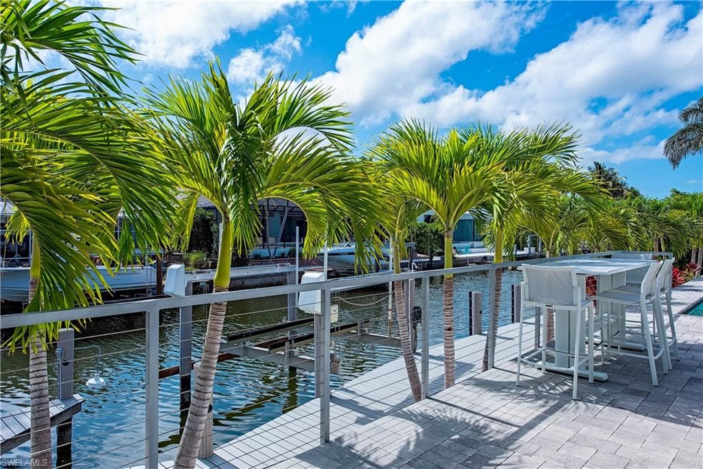 1807 Snook Dr, Naples, FL 34102-13