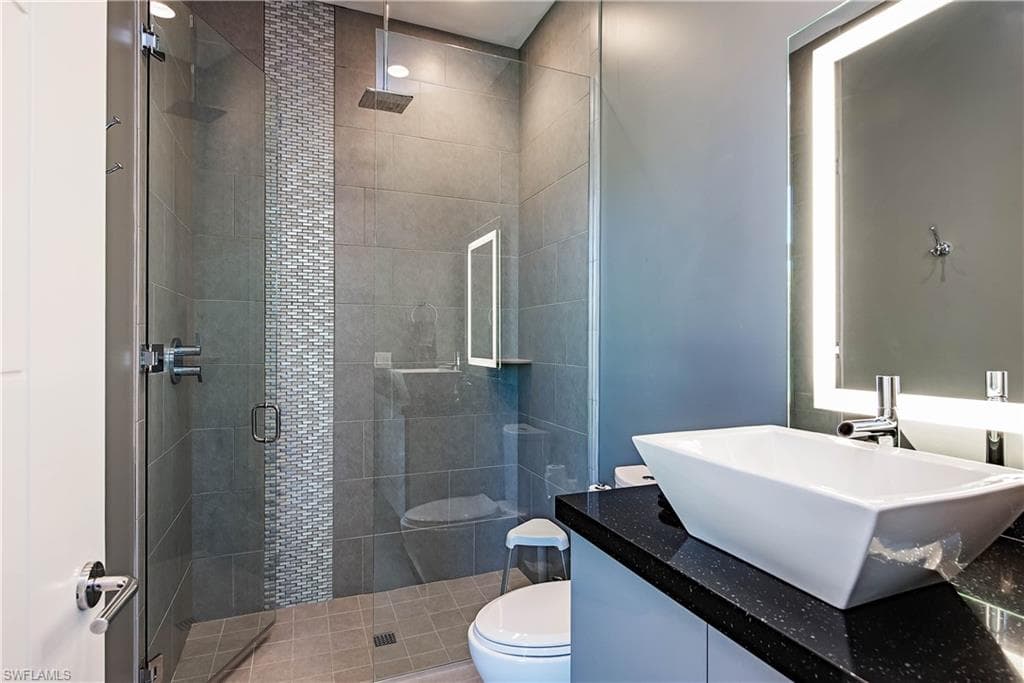 1807 Snook Dr, Naples, FL 34102-19