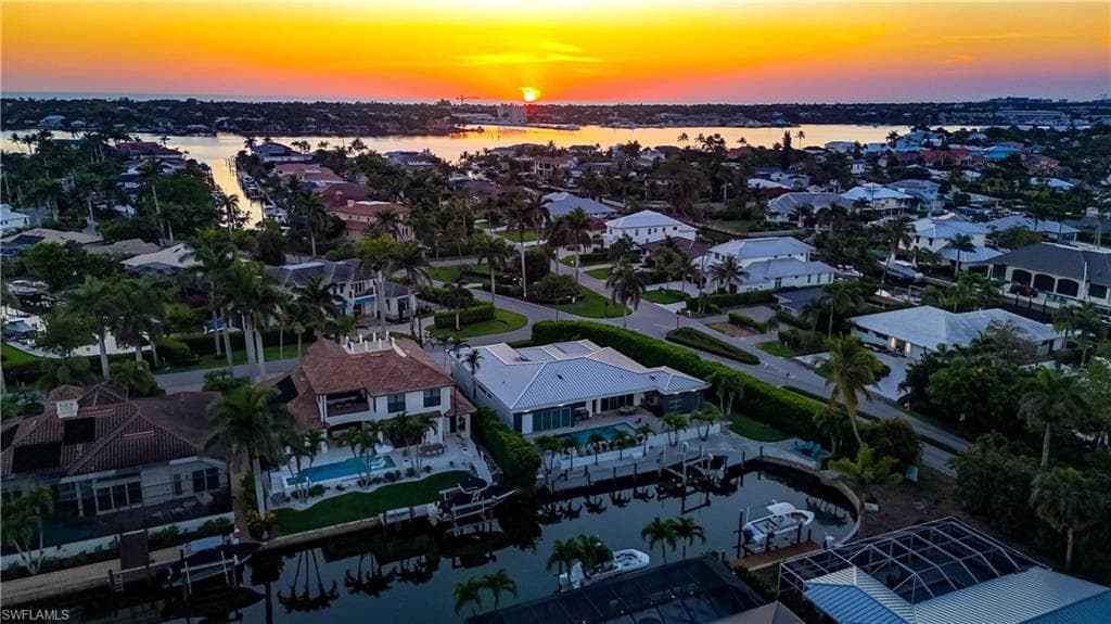 1807 Snook Dr, Naples, FL 34102-25