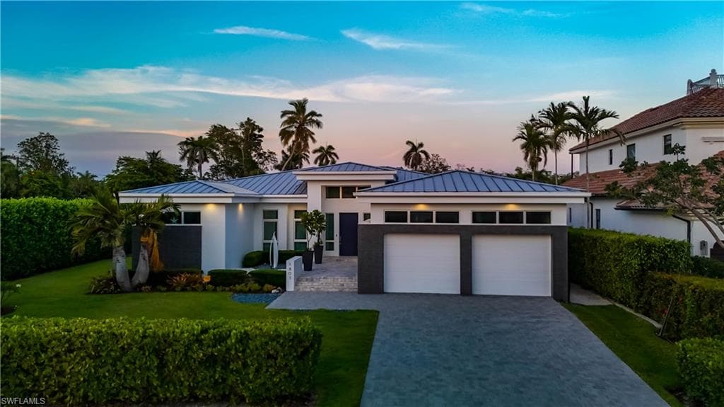 1807 Snook Dr, Naples, FL 34102-1